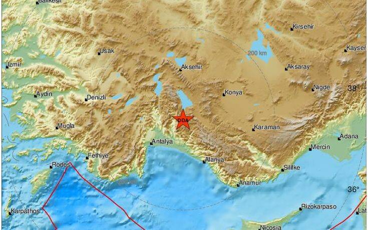 Ισχυρός σεισμός στη δυτική Τουρκία