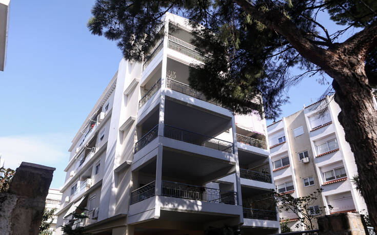 Τα υβριστικά συνθήματα του Ρουβίκωνα στο σπίτι του – Newsbeast