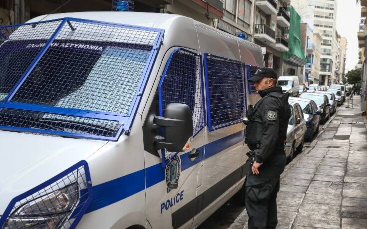 Συνεχίζεται η αστυνομική επιχείρηση στη Μενάνδρου: Στις 129 οι προσαγωγές