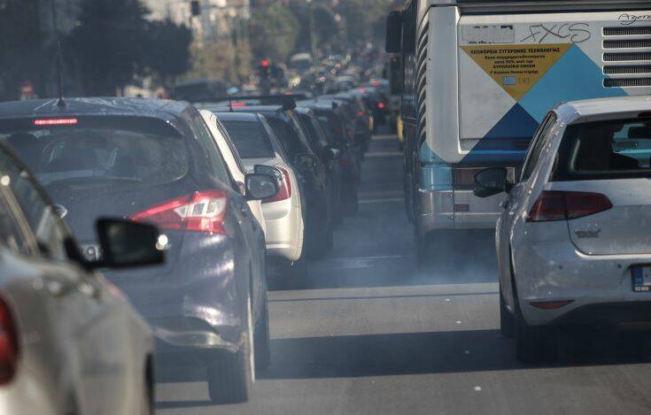 Ευρωπαϊκές πόλεις λένε στοπ στα ρυπογόνα αυτοκίνητα – Τι ισχύει στην Αθήνα