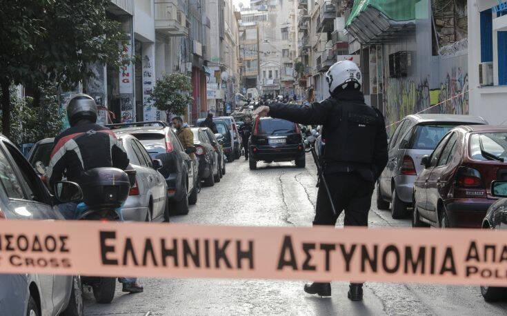 Ληστεία με βαρύ οπλισμό σε τράπεζα στο κέντρο της Αθήνας
