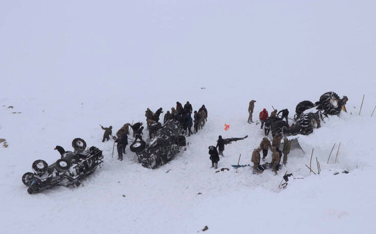 Τραγωδία στην Τουρκία: Διασώστες καταπλακώθηκαν από χιονοστιβάδα ενώ αναζητούσαν αγνοούμενους