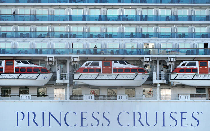 Κρουαζιερόπλοιο Diamond Princess σε καραντίνα: «Έχει αρχίσει να μας κυριεύει η κατάθλιψη»