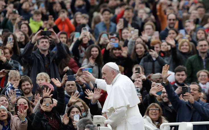 Πάπας Φραγκίσκος σε ιερείς: Δώστε την κοινωνία κατ’ οίκον στους ασθενείς