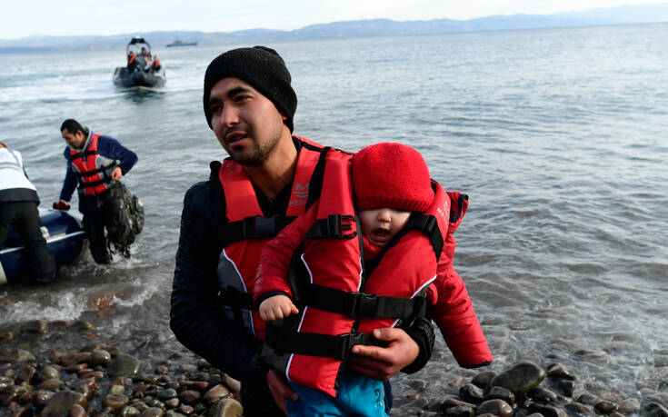 Μηταράκης: Μειωμένοι κατά 15% οι πρόσφυγες και οι μετανάστες που διαμένουν στα νησιά