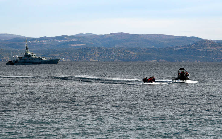 Πέτσας: Δεν υπάρχει θέμα αποστρατικοποίησης νησιών &#8211; Συντονισμός με Κύπρο για κυρώσεις