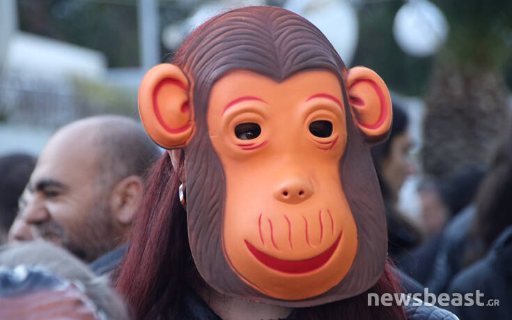 Η διαμαρτυρία του ΠΑΜΕ με τις μάσκες για τους συνέδρους &#8211; «μαϊμού»