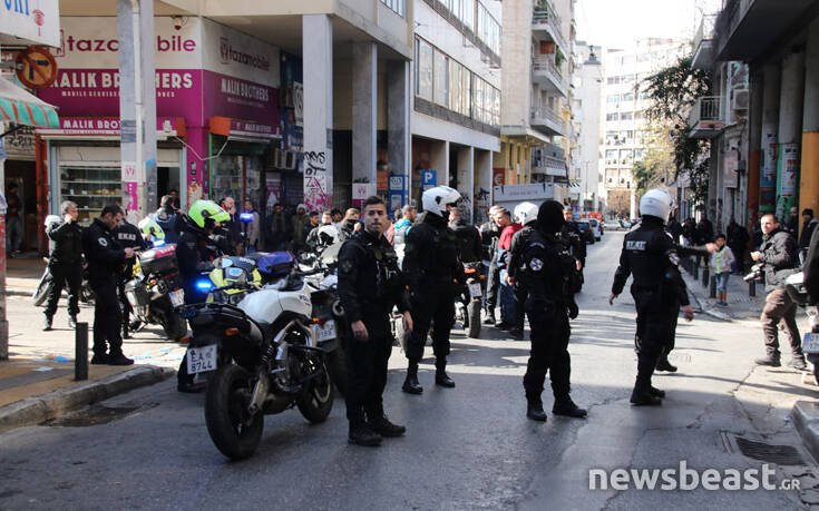 Φωτογραφίες από το σημείο της άγριας συμπλοκής στο κέντρο της Αθήνας