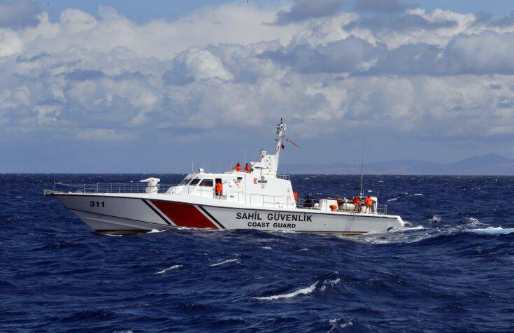 Πρόκληση στο Καστελόριζο: Σκάφη της τουρκικής ακτοφυλακής συνόδευαν βάρκα με μετανάστες