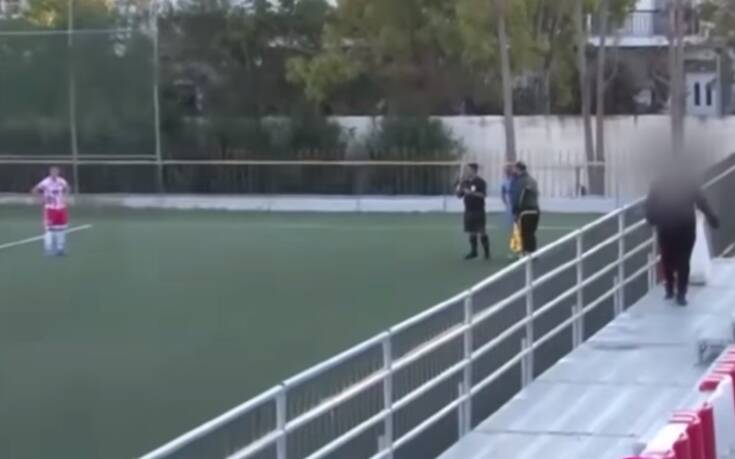 Αγώνας της ΕΠΣ Πειραιά διεκόπη για… τσακωμό γυναικών στην εξέδρα: «Μαζέψου, γελοία»