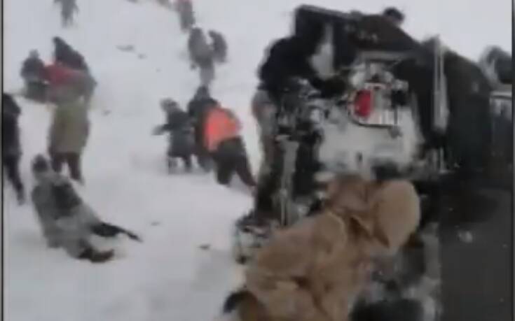 Νέο βίντεο από τη φονική χιονοστιβάδα στην Τουρκία: Η υπερπροσπάθεια των ομάδων διάσωσης