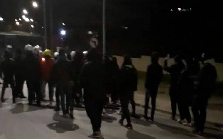 Μόρια: Δημοσιεύματα κάνουν λόγο για επεισόδια μεταξύ ΜΑΤ και αναρχικών