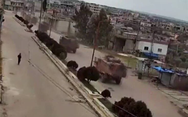 Τουρκικά ΜΜΕ: Βίντεο από την είσοδο τουρκικών τεθωρακισμένων οχημάτων στην Ιντλίμπ