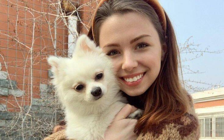 Ουκρανή-μοντέλο αρνείται να εγκαταλείψει την Γουχάν αν δεν πάρει το σκύλο της μαζί