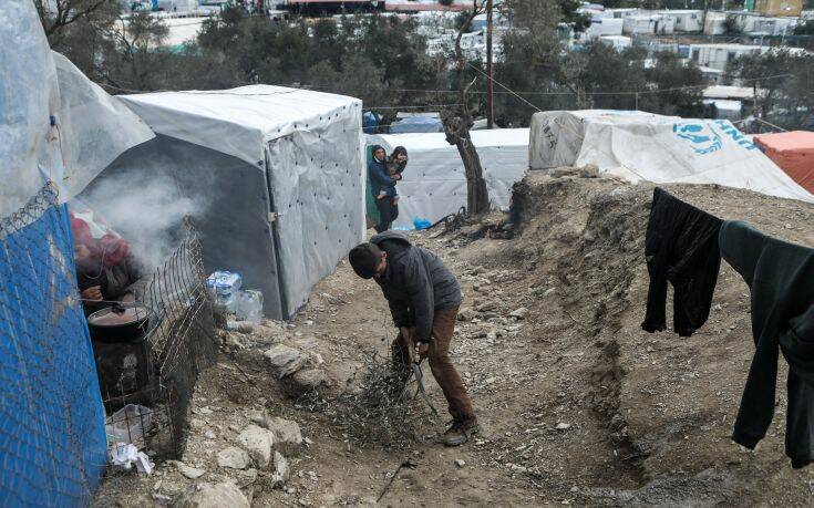 Προσφυγικό: Τι σημαίνει κλειστά και ελεγχόμενα κέντρα