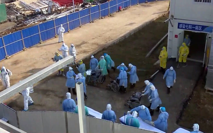 Κοροναϊός: Οι πρώτοι ασθενείς στο νοσοκομείο της Ουχάν που κατασκευάστηκε σε 10 μέρες