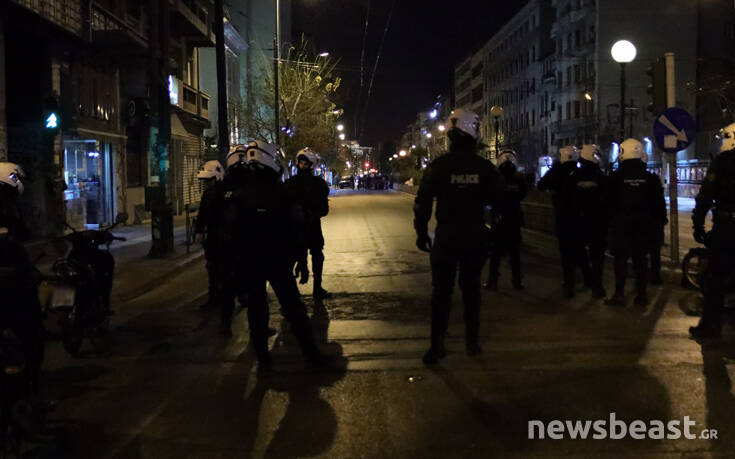 Καταδρομική επίθεση σε καταστήματα στην Πατησίων – Κλειστά και τα δύο ρεύματα