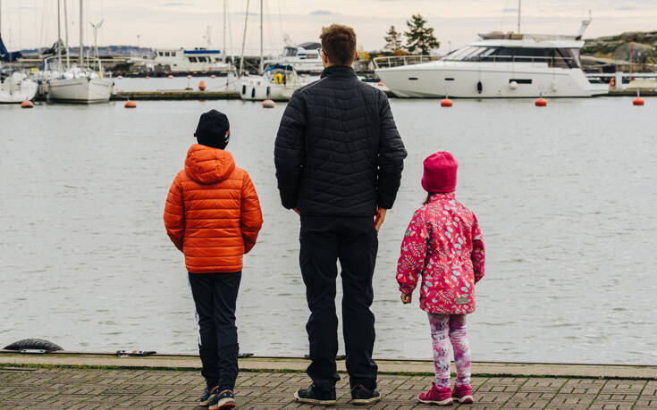 Οι νέοι μπαμπάδες στη Φινλανδία θα παίρνουν την ίδια άδεια με τις μητέρες