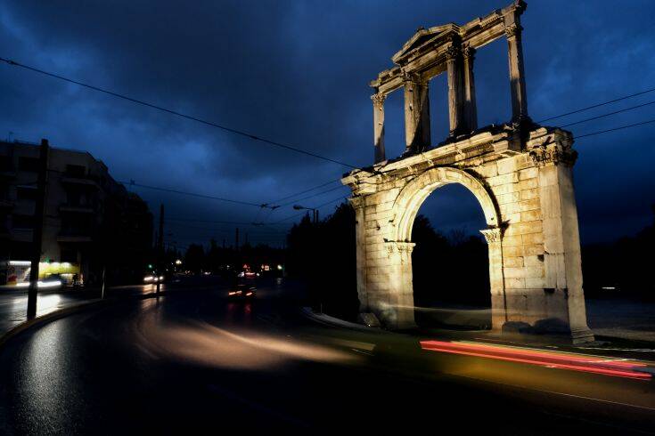 Τι ισχύει για την «αποφυγή κυκλοφορίας» τις βραδινές ώρες