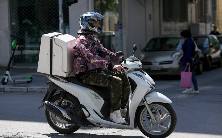 Σαρωτικοί έλεγχοι στις πλατφόρμες delivery για τον σεβασμό των δικαιωμάτων των διανομέων