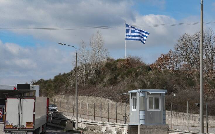 Ουρά χιλιομέτρων από φορτηγά στο τελωνείο των Κήπων