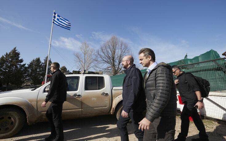 Σε προσωρινά κλειστά κέντρα στην ενδοχώρα προχωρά η κυβέρνηση με τις «πλάτες» της ΕΕ