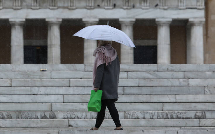 Χαλάει ο καιρός: Μεγάλη Τρίτη με βροχές, καταιγίδες και σκόνη