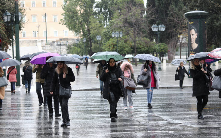 Καιρός: Συνεχίζεται η κακοκαιρία – Βροχές, καταιγίδες και κρύο σήμερα