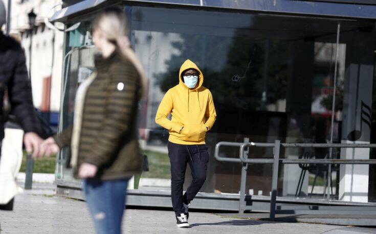 Επιμένει ο ιός στην Αττική – Λίγο καλύτερη η εικόνα στη Θεσσαλονίκη, συναγερμός σε Γιάννενα και Λάρισα