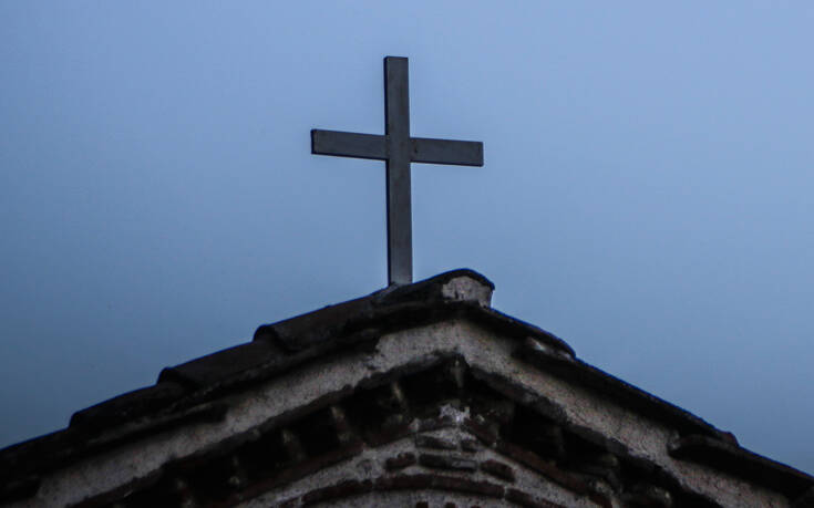 Υπόθεση βιασμού 19χρονου στην Κρήτη: Τι αναφέρει η Μητρόπολη για τους ιερείς