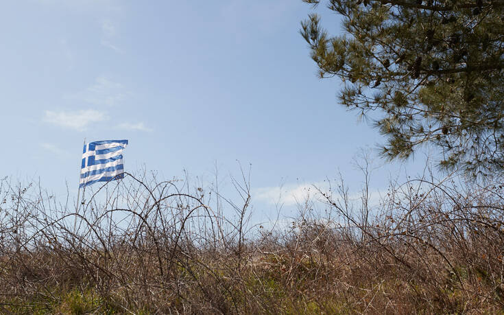 Ο Αρχηγός ΓΕΕΘΑ βράβευσε υπαξιωματικούς του Στρατού Ξηράς για τις ενέργειές τους στον Έβρο