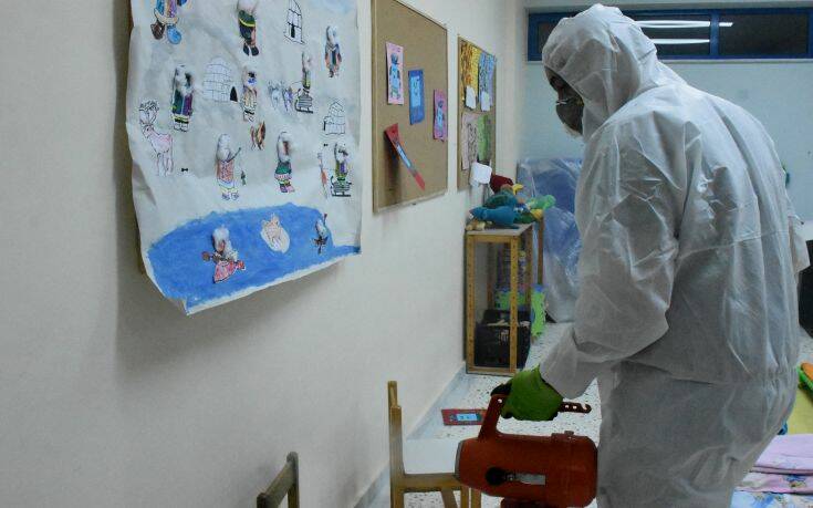 Κορονοϊός στην Ελλάδα: «Λουκέτο» σε σχολεία, πανεπιστήμια και φροντιστήρια για 14 μέρες – Το σκεπτικό της απόφασης