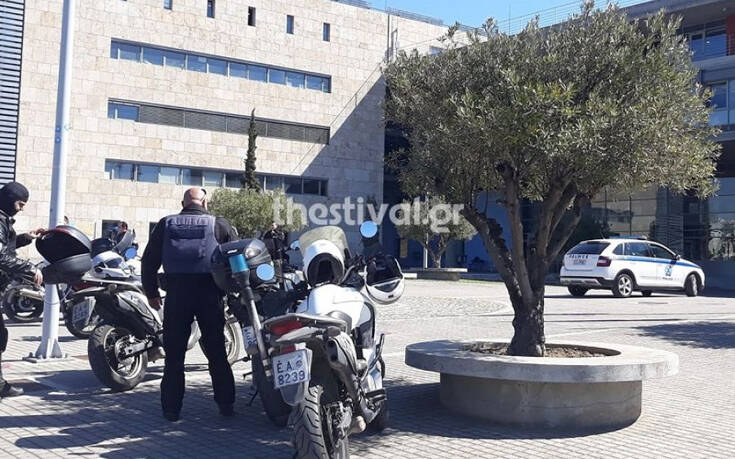 Θεσσαλονίκη: Εκκενώθηκε το δημαρχιακό Μέγαρο μετά από τηλεφώνημα για βόμβα