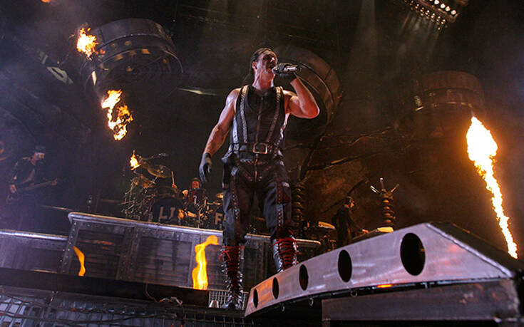 Ελβετία: Ένταση πριν τη συναυλία των Rammstein λόγω της έρευνας για σεξουαλικές επιθέσεις του τραγουδιστή τους