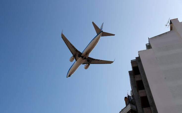 Η αεροπορική εταιρεία KLM ακυρώνει πτήσεις σε Μιλάνο, Βενετία και Νάπολη λόγω κορονοϊού