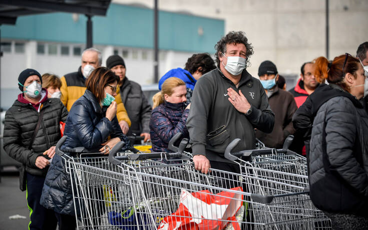 Κορονοϊός στην Ιταλία: Μεγάλες ουρές έξω από τα σούπερ-μάρκετ &#8211; Έρχονται και καραμπινιέρι