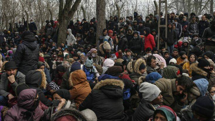 Τουλάχιστον 13.000 πρόσφυγες στα σύνορα Τουρκίας-Ελλάδας