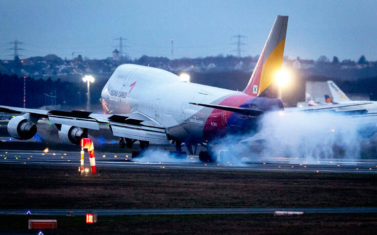 Οικονομική ζημιά από τον κορονοϊό: «Τα χειρότερα έπονται» προειδοποιούν οι αεροπορικές εταιρείες