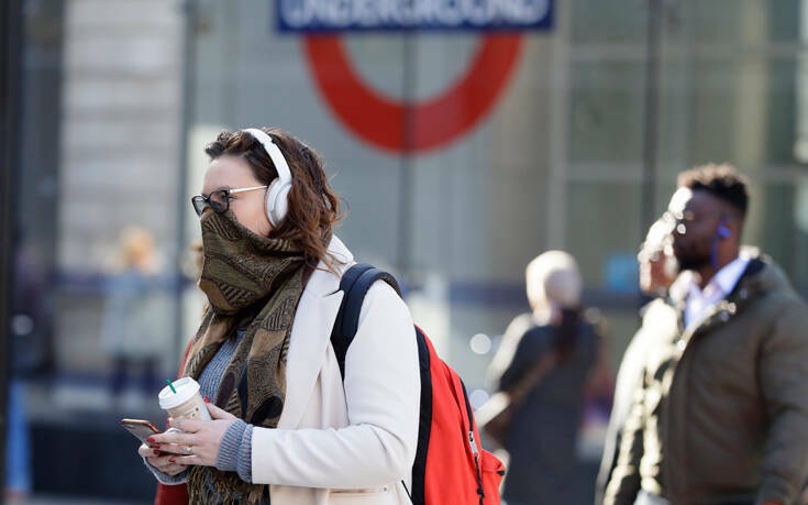 Αυξήθηκαν 35% τα ημερήσια κρούσματα κορονοϊού στη Βρετανία