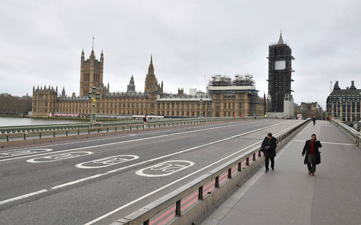 Πανικός στο Λονδίνο: Νέα μέτρα για να τιθασευτεί η εξάπλωση του κορονοϊού