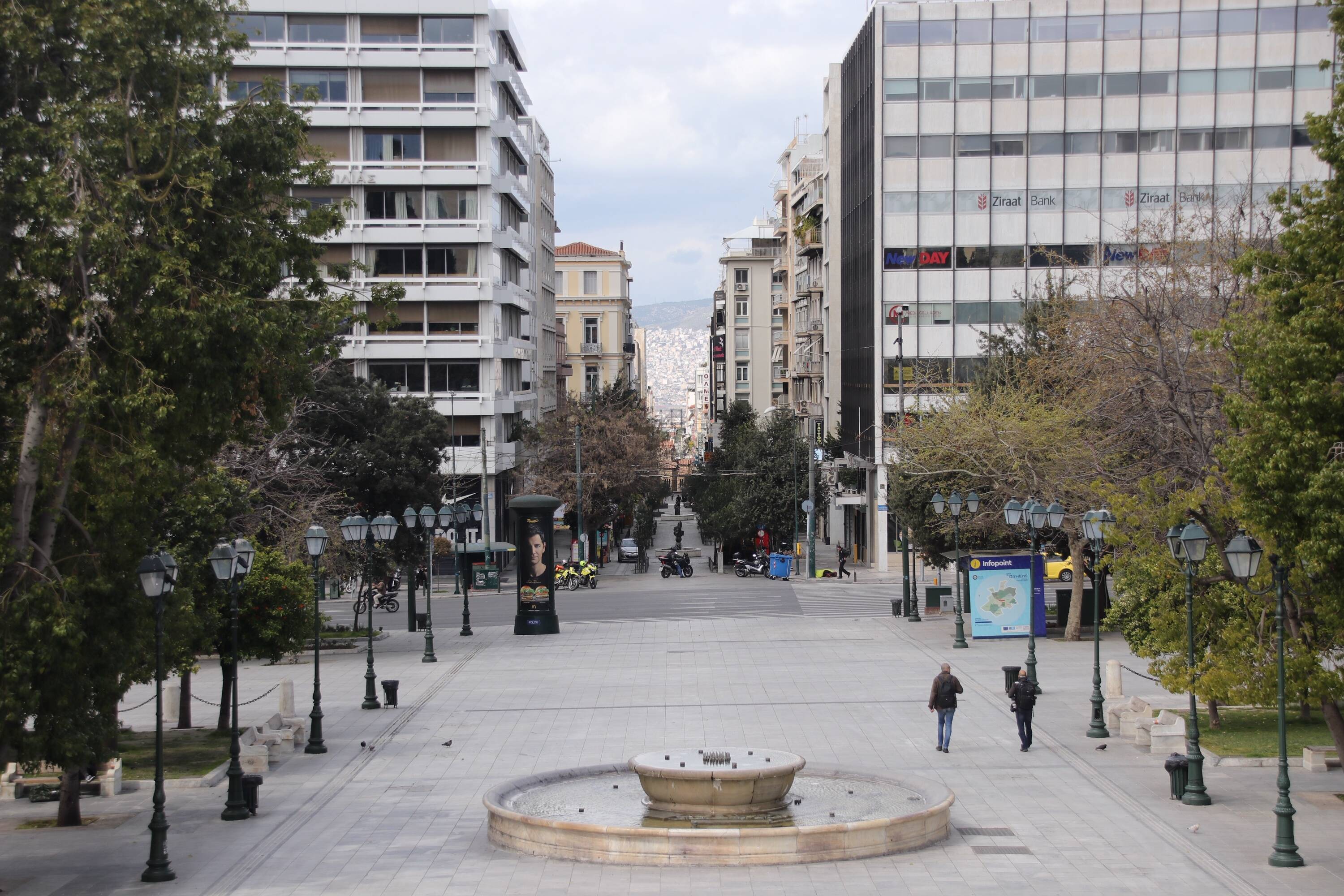 Πόλη φάντασμα η Αθήνα ανήμερα της 25ης Μαρτίου