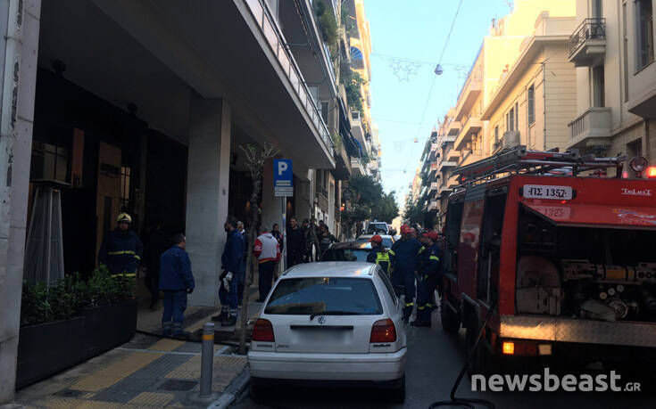 Λήξη συναγερμού στο Κολωνάκι: Έσβησε η πυρκαγιά σε υπόγειο εστιατορίου