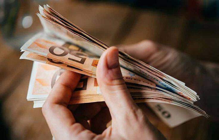 Κορονοϊός: Εξετάζεται η ένταξη και των επιστημόνων στα 800 ευρώ αντί της κατάρτισης