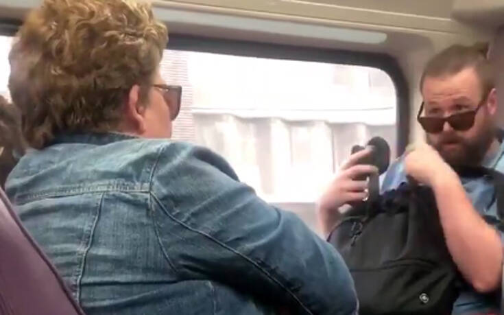 Κορονοϊός: Γυναίκα βήχει πάνω σε επιβάτη τρένου και ακολουθεί καυγάς