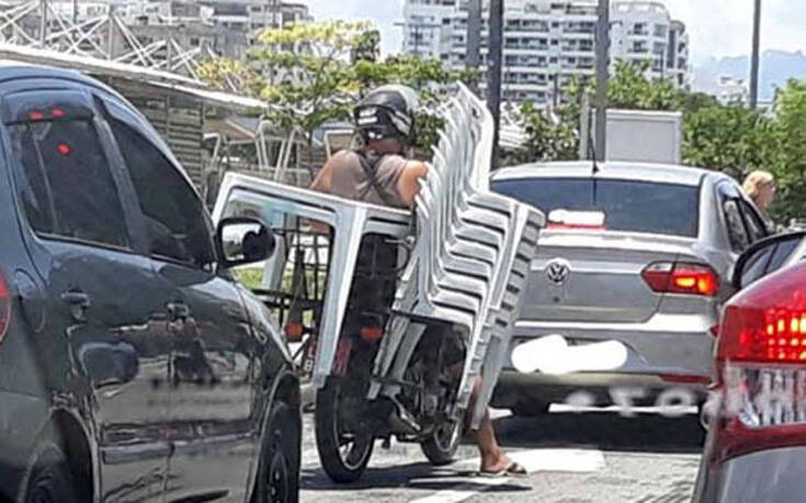 Τι παράξενο συναντάς με μια βόλτα στο δρόμο