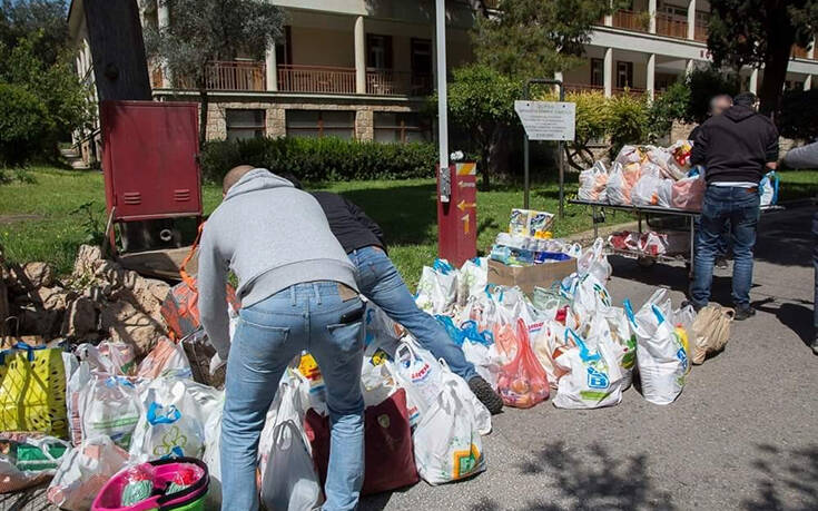 Ο Ρουβίκωνας προσέφερε είδη πρώτης ανάγκης στο Γηροκομείο Αθηνών