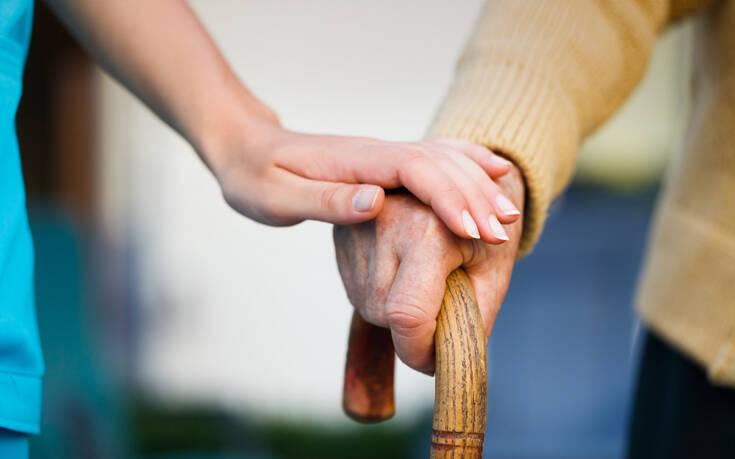 Κορονοϊός: Τι πρέπει να κάνουμε για τους ηλικιωμένους