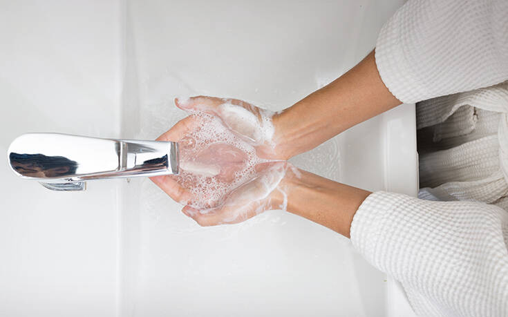 Κορονοϊός: Πότε και πώς πλένουμε σωστά τα χέρια μας – Τα βήματα που ακολουθούμε