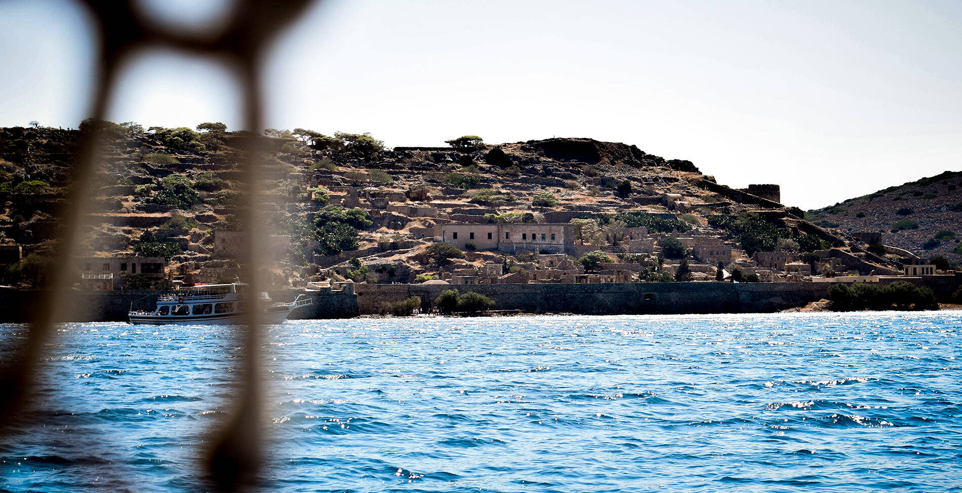 Το μικρό νησάκι στην Κρήτη που έγινε συνώνυμο του πόνου και της καραντίνας