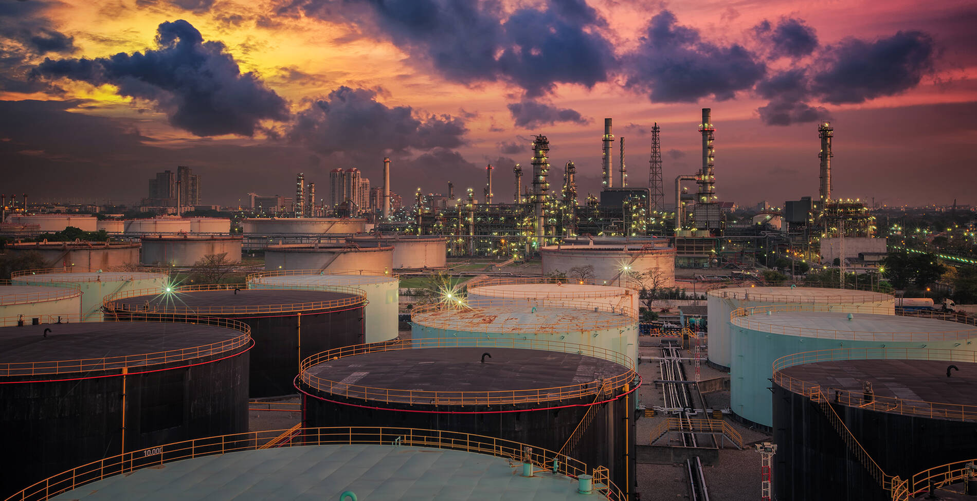 Το «κραχ του αιώνα» στο πετρέλαιο και τι προβλέπεται για την επόμενη μέρα